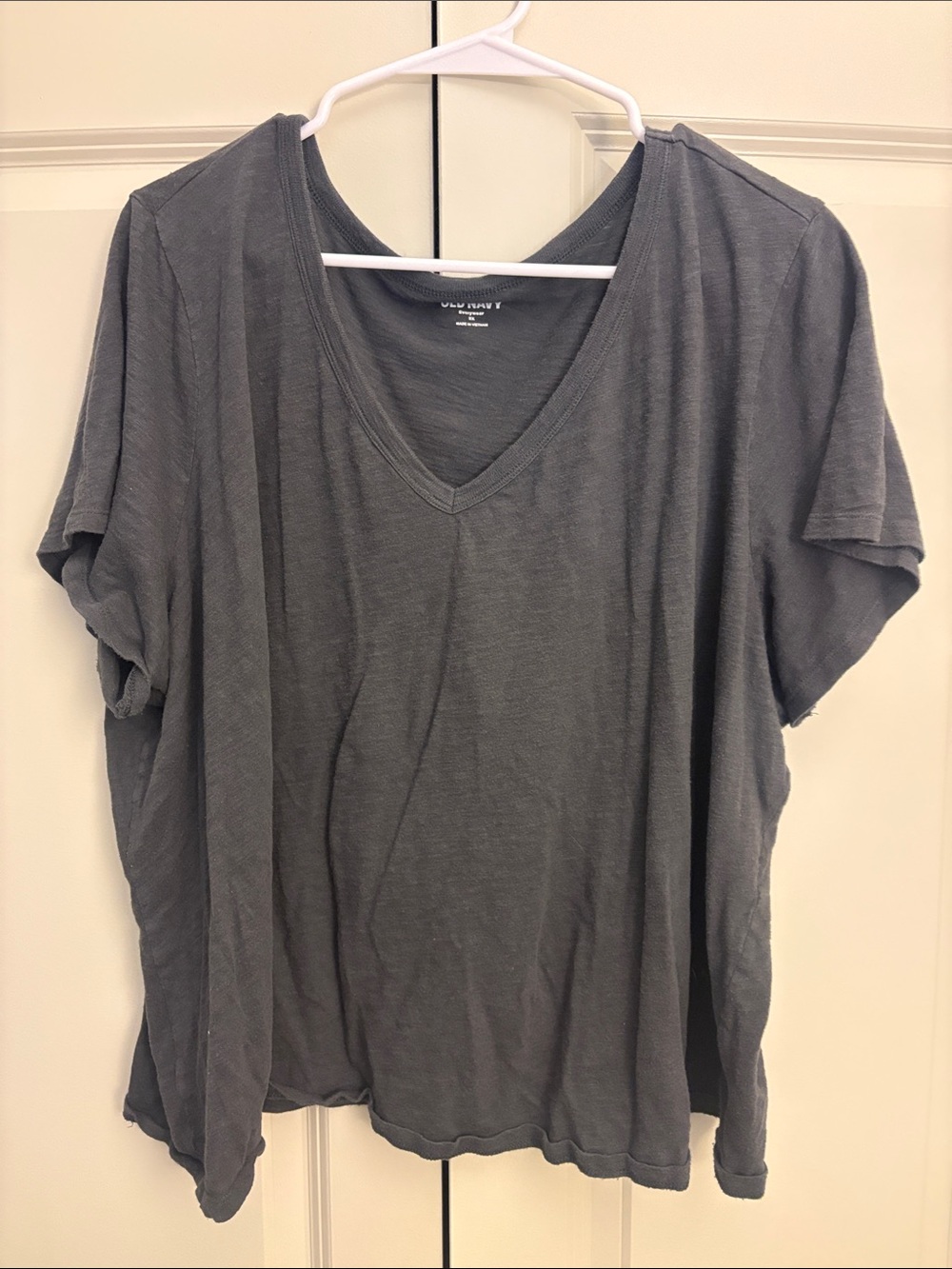 Women's V-Neck Short Sleeve Top - Gray